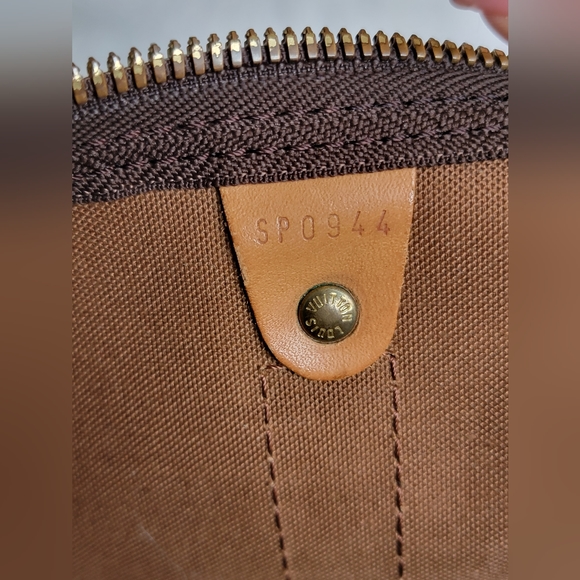 Authentic LOUIS VUITTON Monogram Keepall 55 Travel Bag - Picture 8 of 13